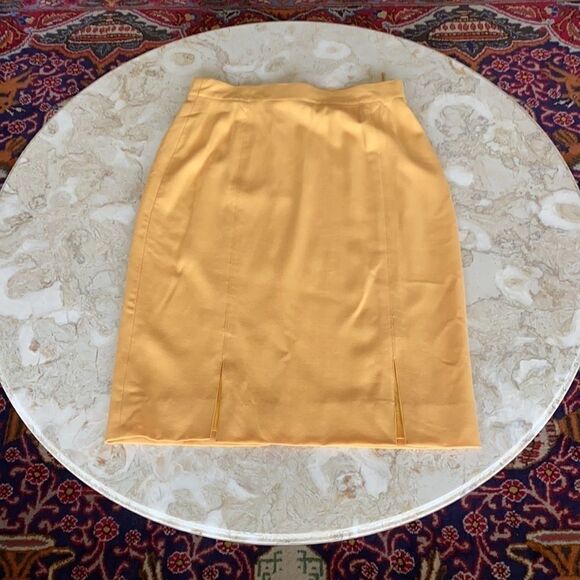 Louis Feraud 100% Wool Skirt & Jacket Suit Set - Picture 4 of 14